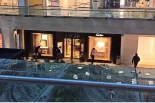 Video: Violento asalto a joyería en Plaza Antara, Polanco